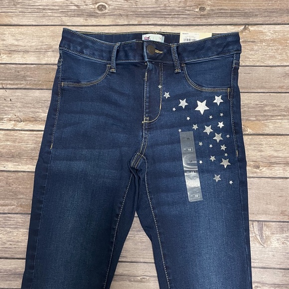 SO Dark Wash Skinny Jeggings Silver Star Accents Stretch Girls 14 NWT Mid Rise - Picture 3 of 11
